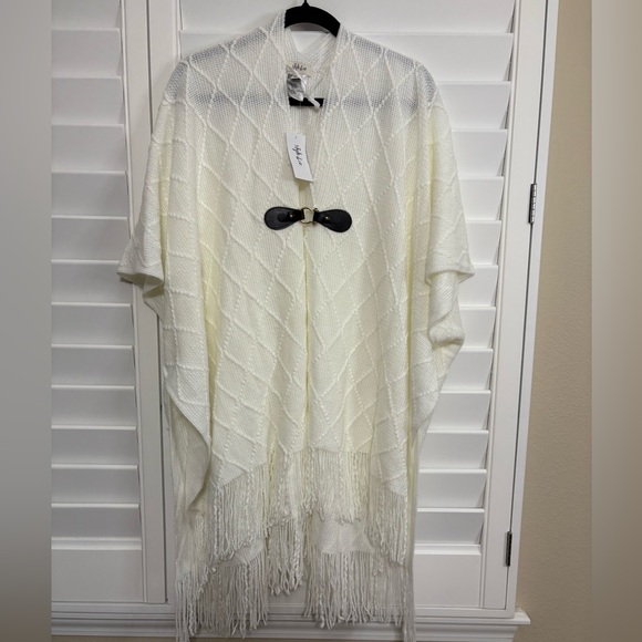 NWT Style & Co cream cable knit poncho fringe and a faux leather buckle closure - Picture 1 of 4